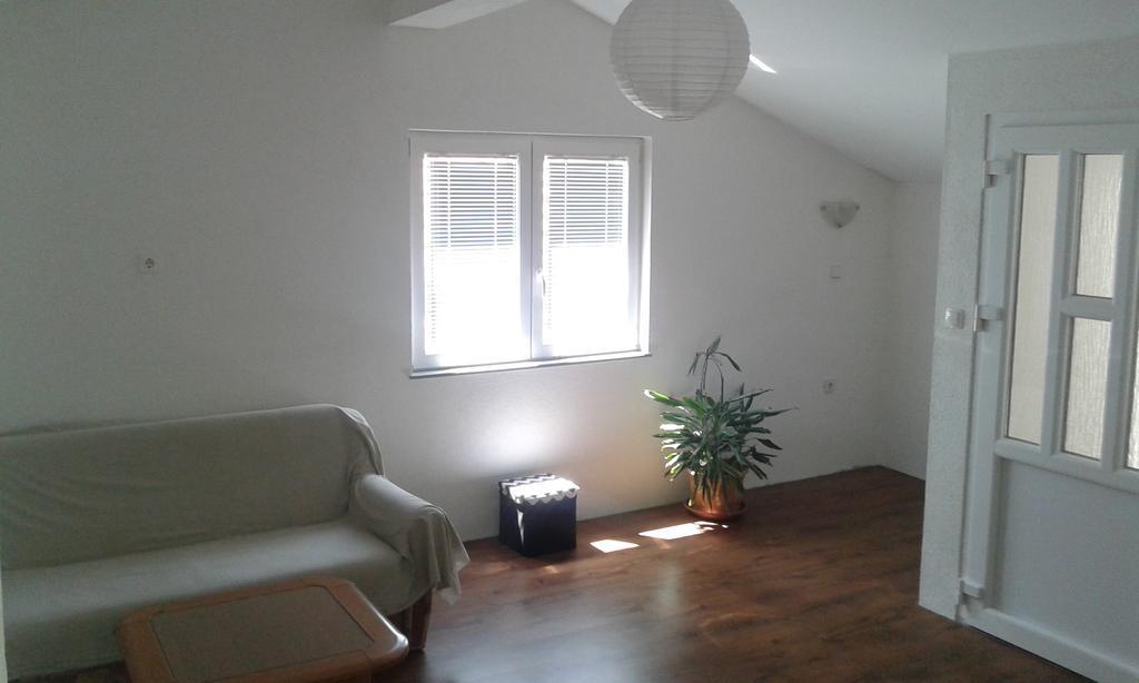 Apartment Maja *
